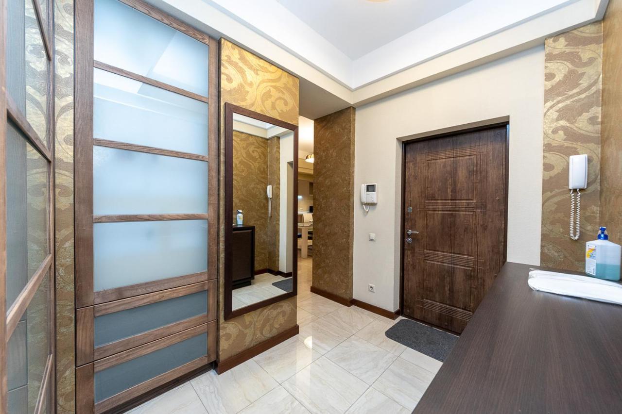 Apartments On Besarabka เคียฟ ภายนอก รูปภาพ