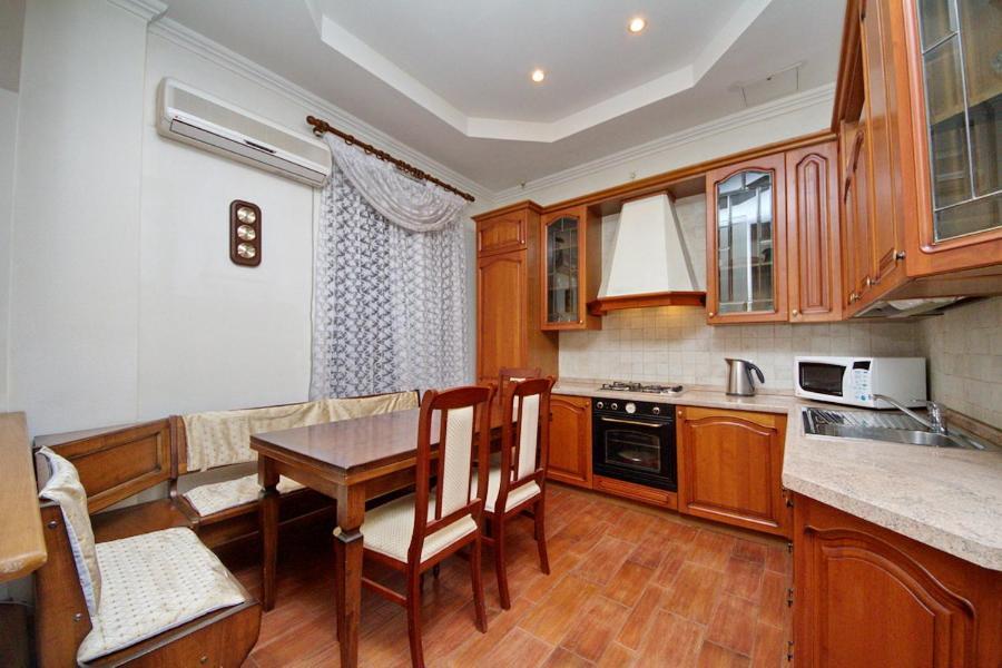 Apartments On Besarabka เคียฟ ภายนอก รูปภาพ