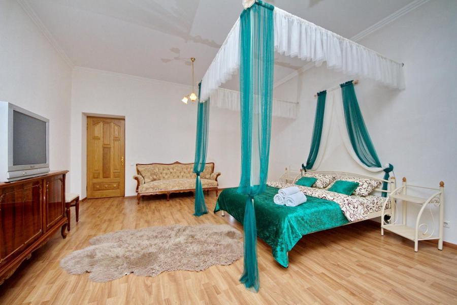 Apartments On Besarabka เคียฟ ภายนอก รูปภาพ